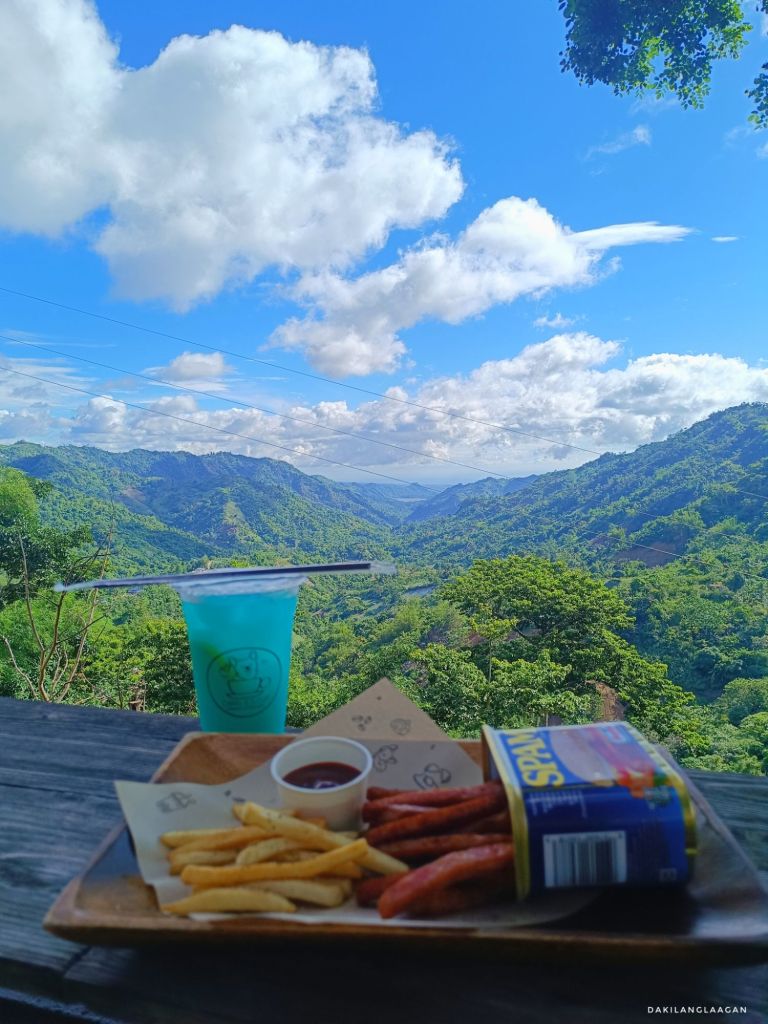 aesthetic cafe, minimalist, trendy cafe in cebu, best coffee shops in cebu city, best coffee in cebu, dakilanglaagan, chic cafe, cheesecake, best coffee shops in cebu, best cafe in cebu, charlies cup, corgi, spam fries