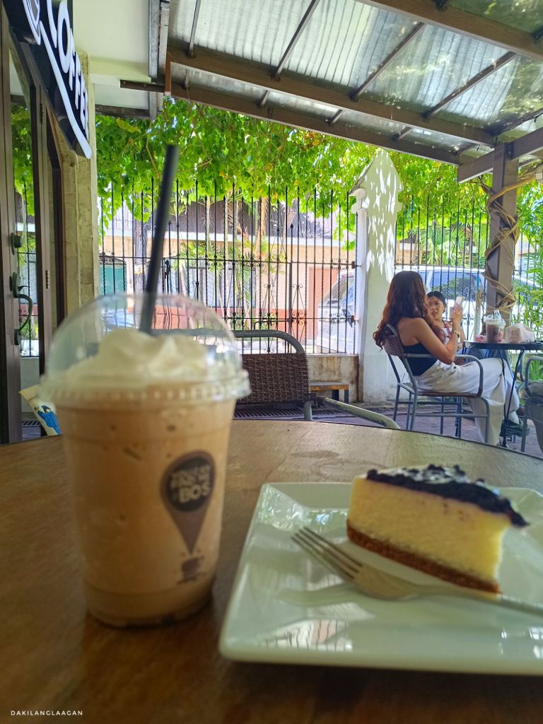 aesthetic cafe, minimalist, trendy cafe in cebu, best coffee shops in cebu city, best coffee in cebu, dakilanglaagan, chic cafe, cheesecake, best coffee shops in cebu, best cafe in cebu, bos coffee, museum cafe, cebu museum